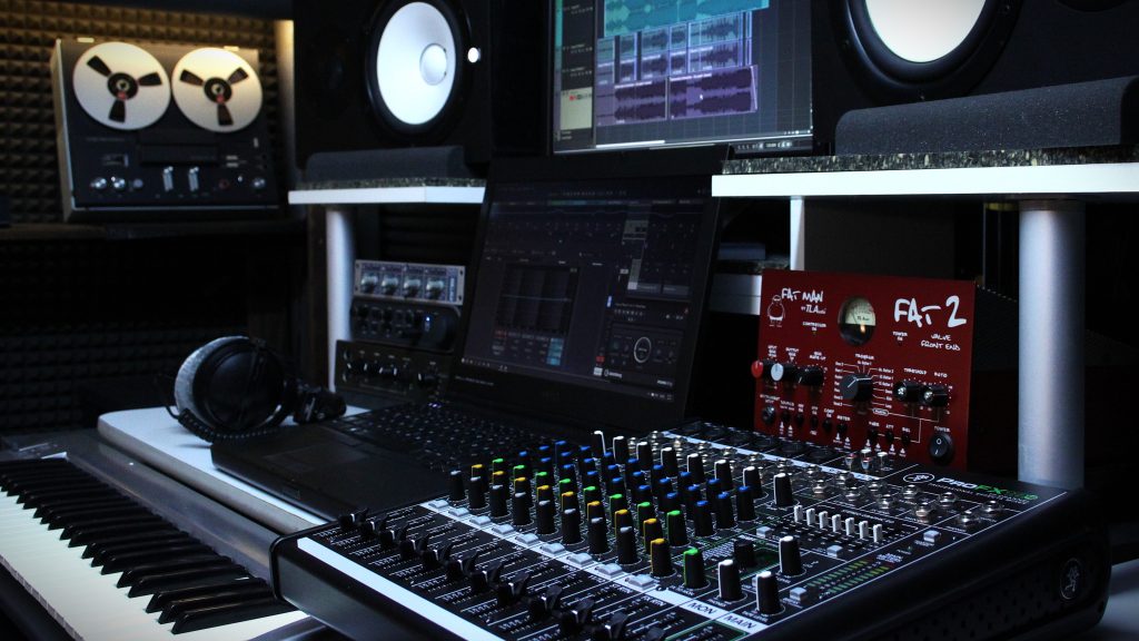 Studio lektorskie w Polsce – nowoczesny sprzęt do nagrań audio i reklam